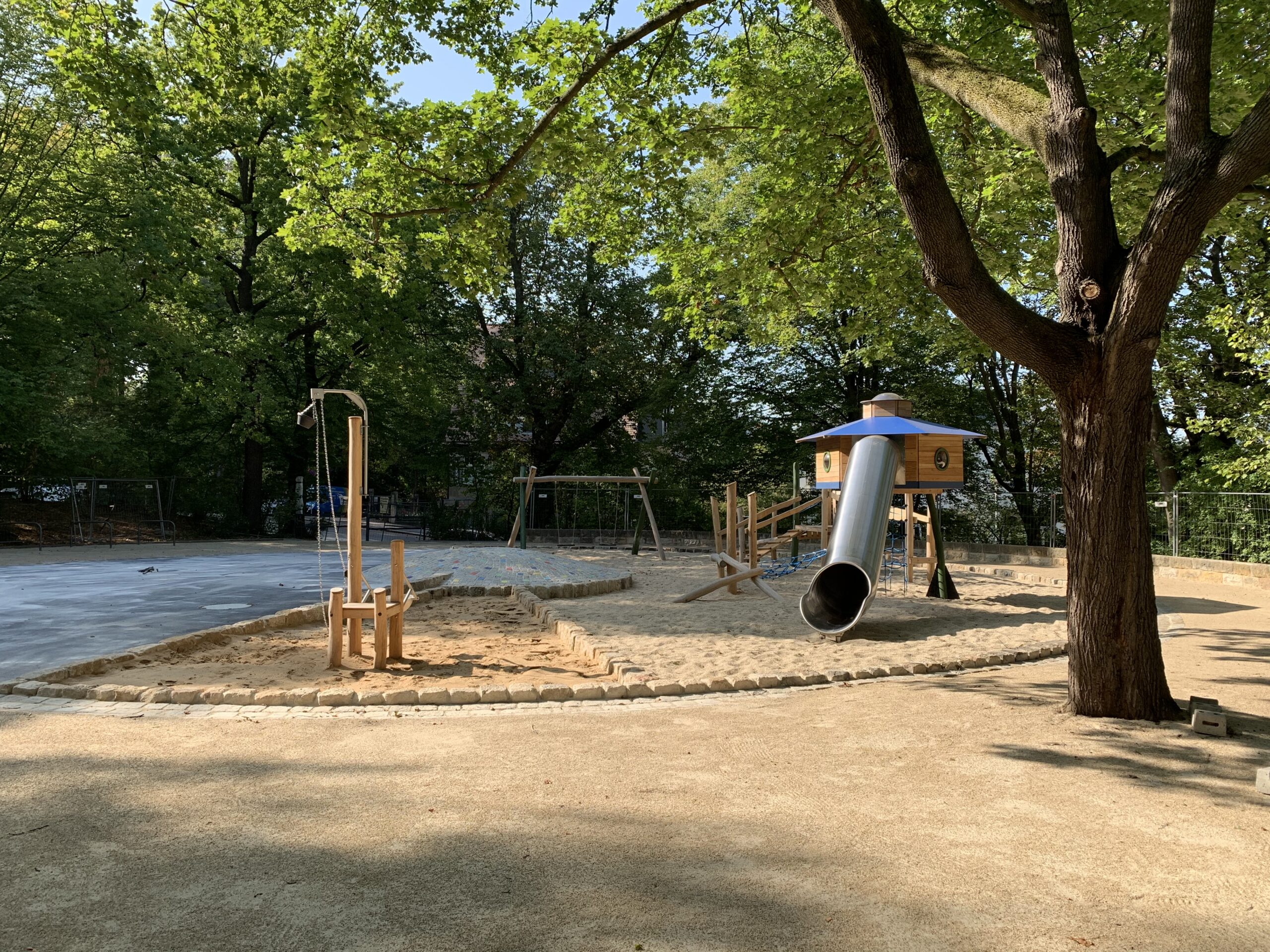 UFO 2 UFO – Bild 2