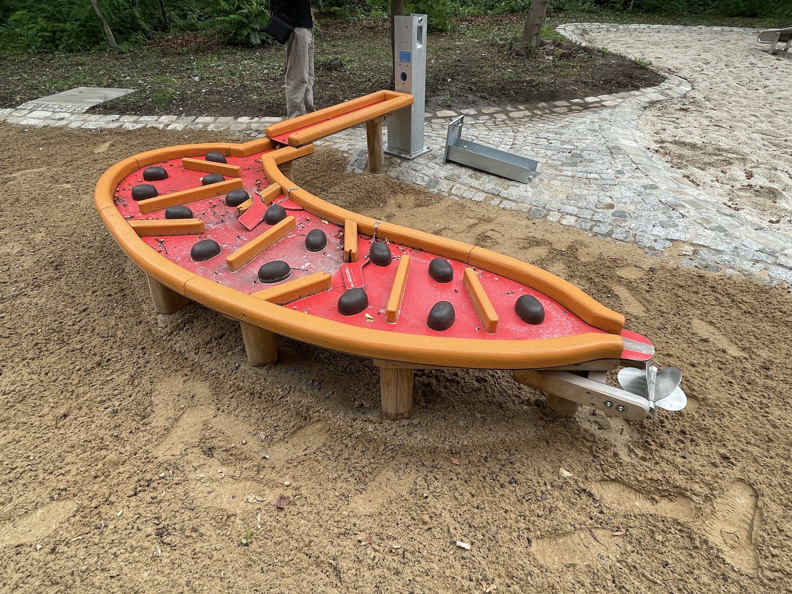 Wassermatschanlage ‚Samenschote 1.1‘ 2 Wassermatschanlage ‚Samenschote 1.1‘ – Bild 2